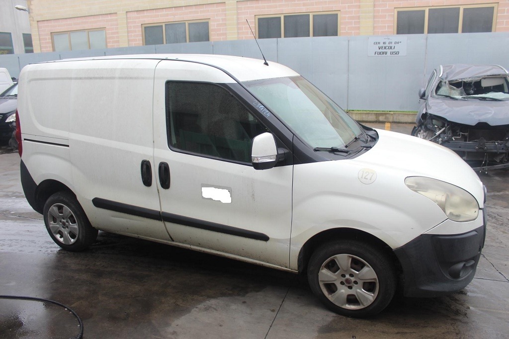 FIAT DOBLO 1.6 D 77KW 5M 2P (2010) RICAMBI USATI AUTO IN PIAZZALE 