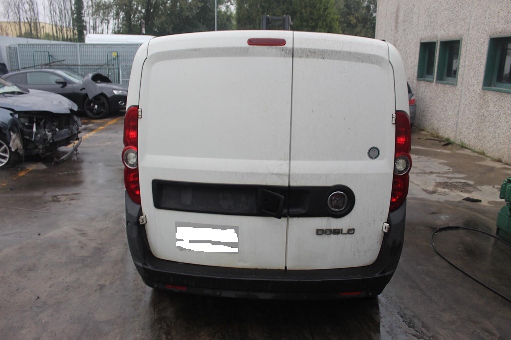 FIAT DOBLO 1.6 D 77KW 5M 2P (2010) RICAMBI USATI AUTO IN PIAZZALE 