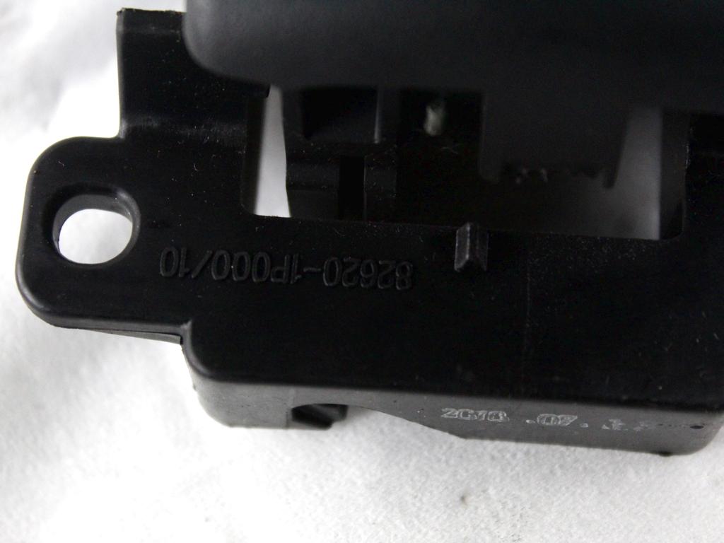 82620-1P000 MANIGLIA INTERNA PORTA ANTERIORE DESTRA KIA VENGA 1.4 D 66KW 6M 5P (2011) RICAMBIO USATO