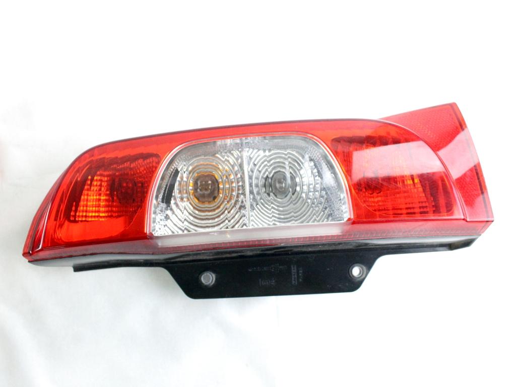 1358249080 FARO FANALE POSTERIORE DESTRO FIAT QUBO 1.4 M 57KW 5M 5P (2012) RICAMBIO USATO