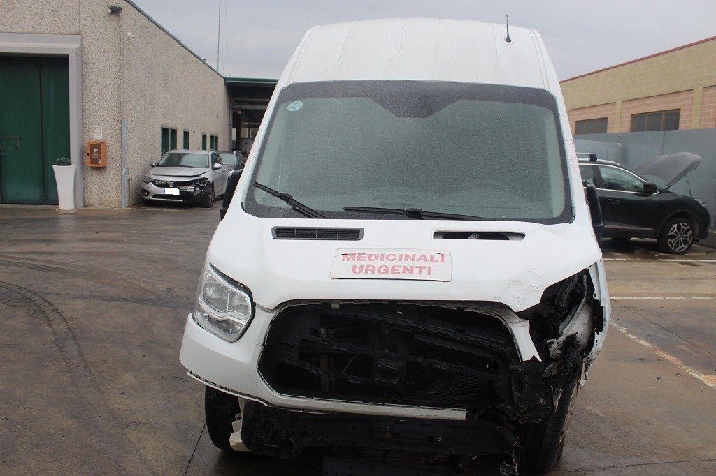 FORD TRANSIT 2.2 D 92KW 6M 2P (2015) RICAMBI USATI AUTO IN PIAZZALE 