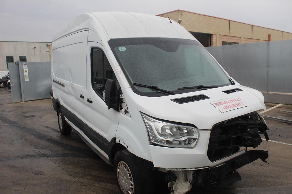 FORD TRANSIT 2.2 D 92KW 6M 2P (2015) RICAMBI USATI AUTO IN PIAZZALE 