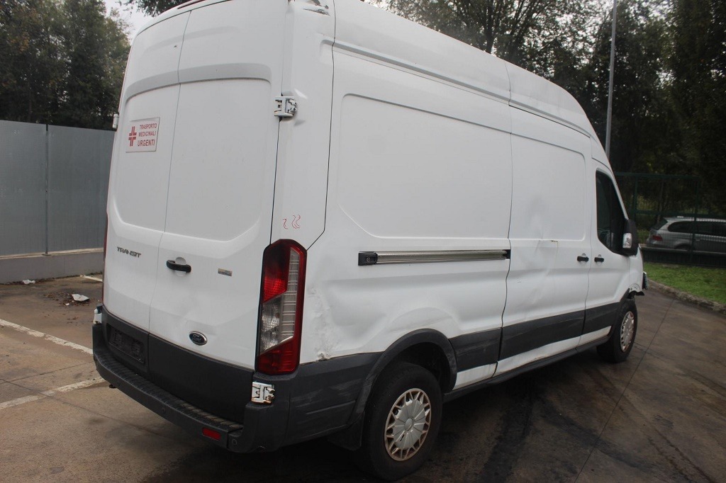 FORD TRANSIT 2.2 D 92KW 6M 2P (2015) RICAMBI USATI AUTO IN PIAZZALE 