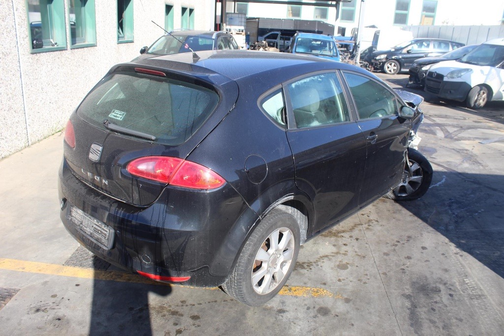 SEAT LEON 1.9 D 66KW 5M 5P (2009) RICAMBI USATI AUTO IN PIAZZALE 