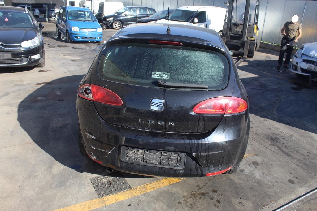 SEAT LEON 1.9 D 66KW 5M 5P (2009) RICAMBI USATI AUTO IN PIAZZALE 