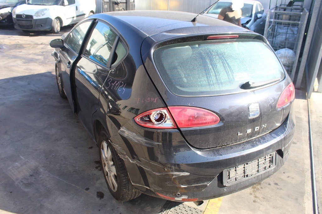 SEAT LEON 1.9 D 66KW 5M 5P (2009) RICAMBI USATI AUTO IN PIAZZALE 