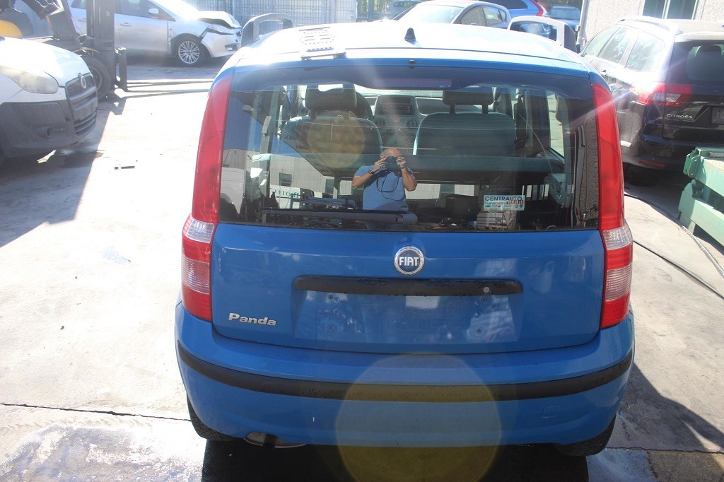 FIAT PANDA 1.2 B 44KW 5M 5P (2004) RICAMBI USATI AUTO IN PIAZZALE 