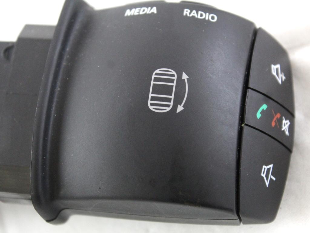 255522540R COMANDO RADIO AL VOLANTE RENAULT MEGANE SW 1.5 D 81KW 6M 5P (2012) RICAMBIO USATO