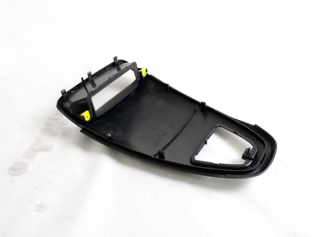 13295003 MASCHERINA RIVESTIMENTO DISPLAY COMPUTER DI BORDO CRUSCOTTO OPEL CORSA D 1.2 B 63KW 5M 5P (2011) RICAMBIO USATO