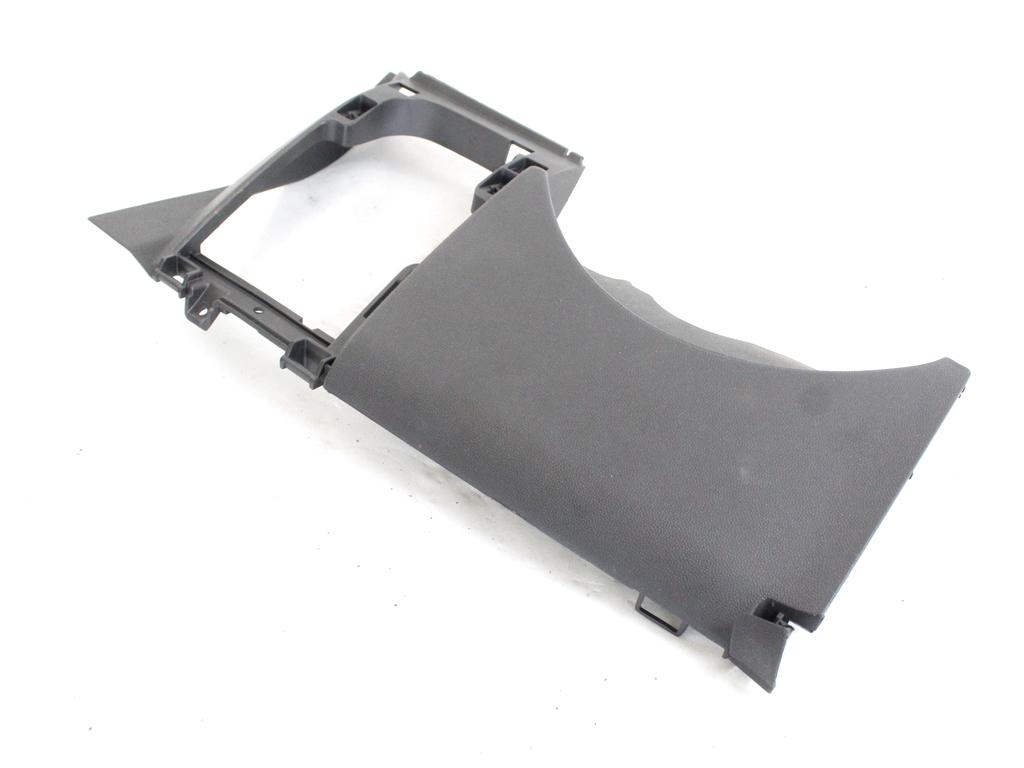 13311818 RIVESTIMENTO INFERIORE CRUSCOTTO LATO SINISTRO OPEL CORSA D 1.2 B 63KW 5M 5P (2011) RICAMBIO USATO