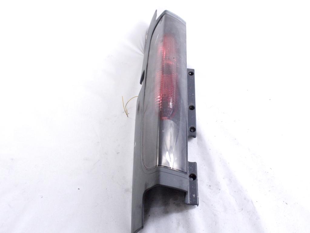 93852712 FARO FANALE POSTERIORE DESTRO OPEL VIVARO 1.9 D 74KW 5M 2P (2003) RICAMBIO USATO