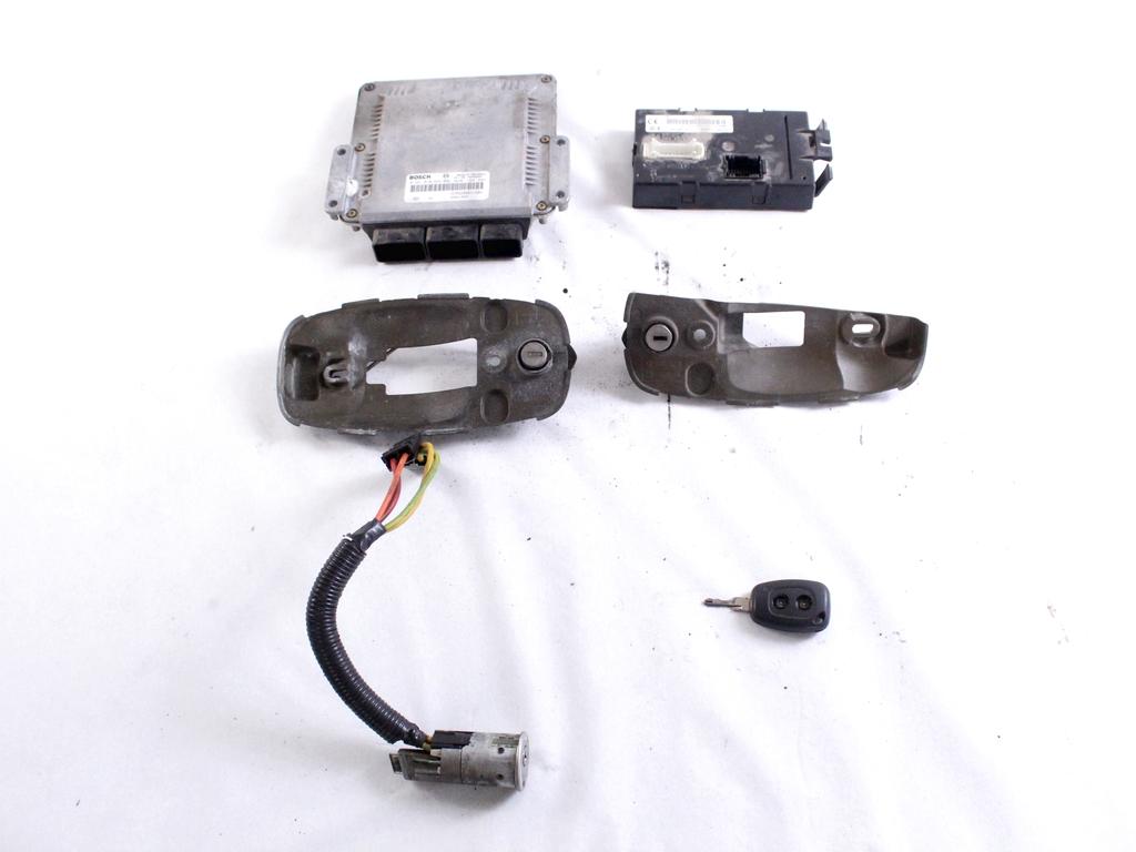 8200118526 KIT ACCENSIONE AVVIAMENTO OPEL VIVARO 1.9 D 74KW 5M 2P (2003) RICAMBIO USATO CON CENTRALINA MOTORE, BLOCCHETTI ACCENSIONE APERTURA CON CHIAVE 0281010632 8200461556