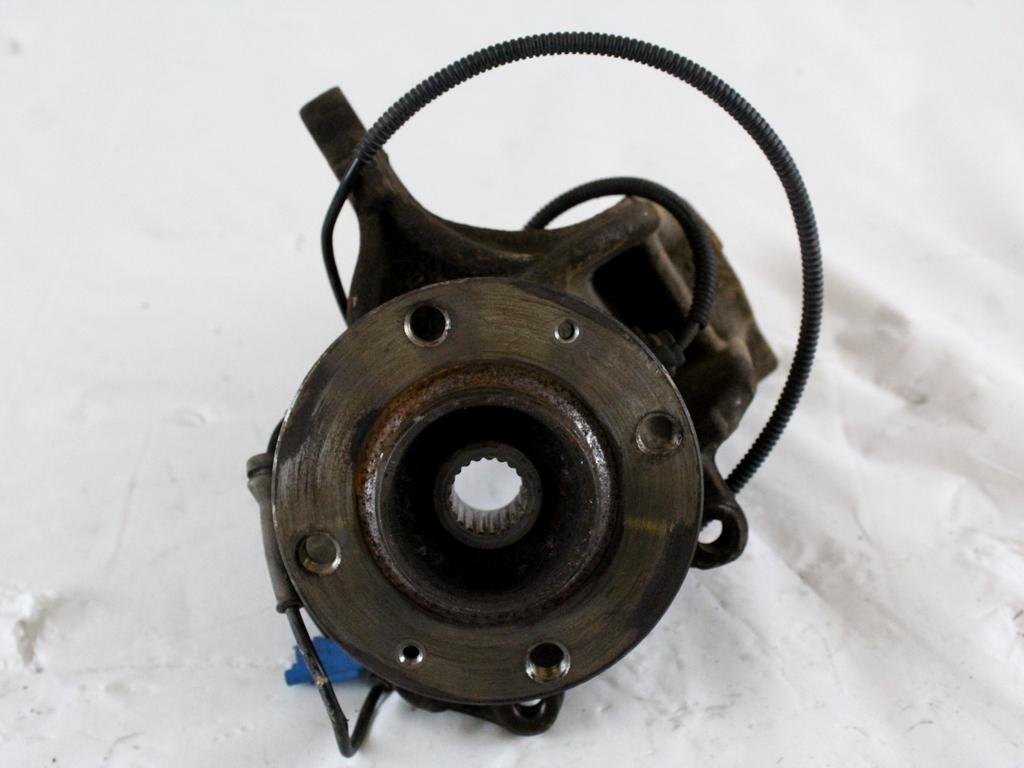 VRTLJIVI LEZAJ DESNO / PESTO KOLESA Z LEZAJEM SPREDAJ OEM N. 330776 ORIGINAL REZERVNI DEL CITROEN C3 / PLURIEL MK1R (09/2005 - 11/2010) BENZINA LETNIK 2007