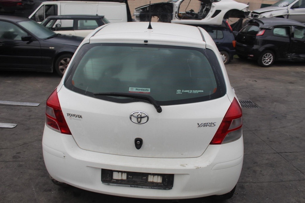 TOYOTA YARIS 1.4 B 74KW 5M 5P (2010) RICAMBIO USATO 