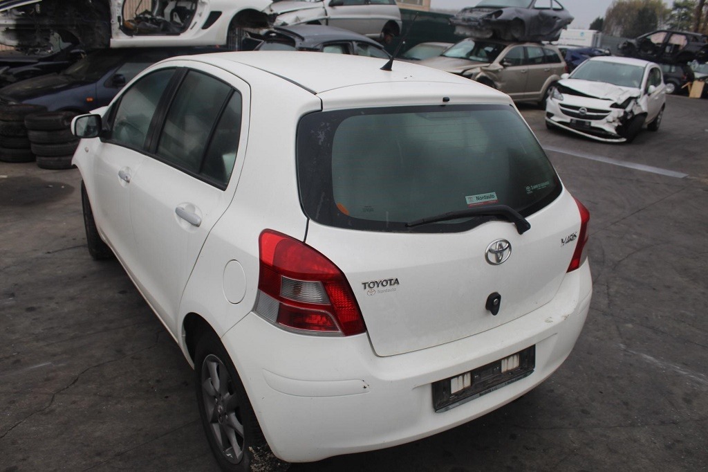 TOYOTA YARIS 1.4 B 74KW 5M 5P (2010) RICAMBIO USATO 