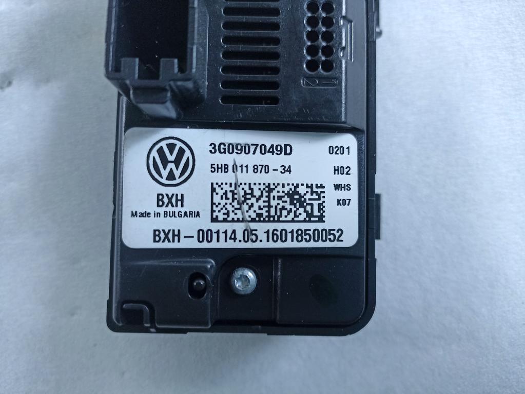 3G0907049D CENTRALINA GRUPPO DI COMANDO CLIMATIZZATORE CLIMA A/C AUTOMATICO POSTERIORE VOLKSWAGEN TIGUAN 2.0 D 4X4 110KW 6M 5P (2016) RICAMBIO USATO