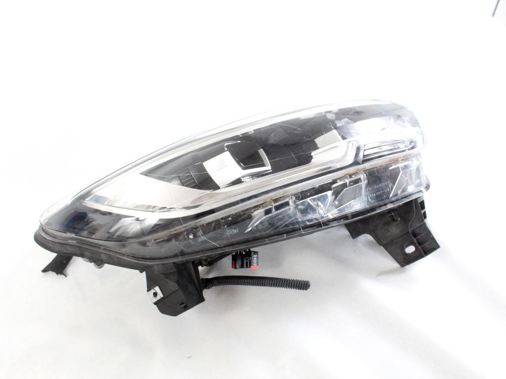 260105570R FARO FANALE ANTERIORE DESTRO LED RENAULT KADJAR 1.7 D 4X4 110KW 6M 5P (2019) RICAMBIO USATO