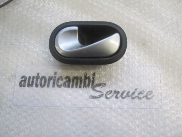 NOTRANJA KLJUKA  OEM N. 8200028487 ORIGINAL REZERVNI DEL RENAULT TWINGO CN0 MK2 (09/2006 - 11/2011) BENZINA LETNIK 2009