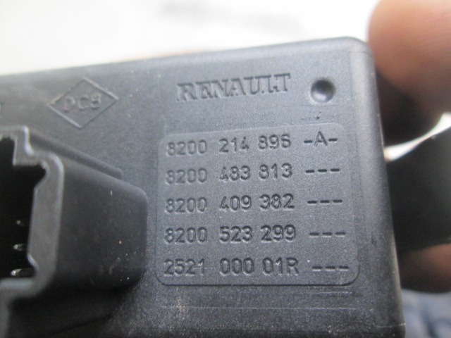 STIKALO VARNOSTNIH ZMIGAVCEV  OEM N. 8200214896 ORIGINAL REZERVNI DEL RENAULT TWINGO CN0 MK2 (09/2006 - 11/2011) BENZINA LETNIK 2009