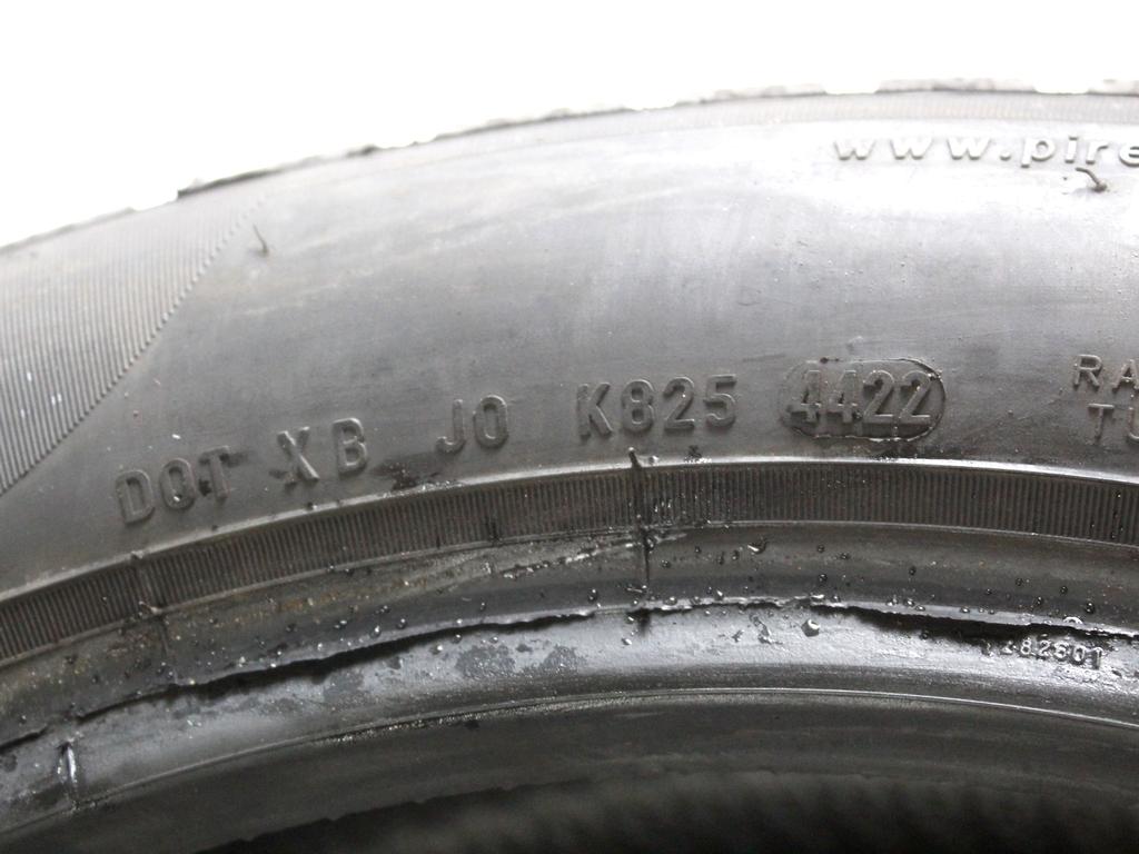 215/55 R17 98H PIRELLI SOTTOZERO 6,86 MM A4422 PNEUMATICI INVERNALI (QUANTITÀ 1 GOMMA)