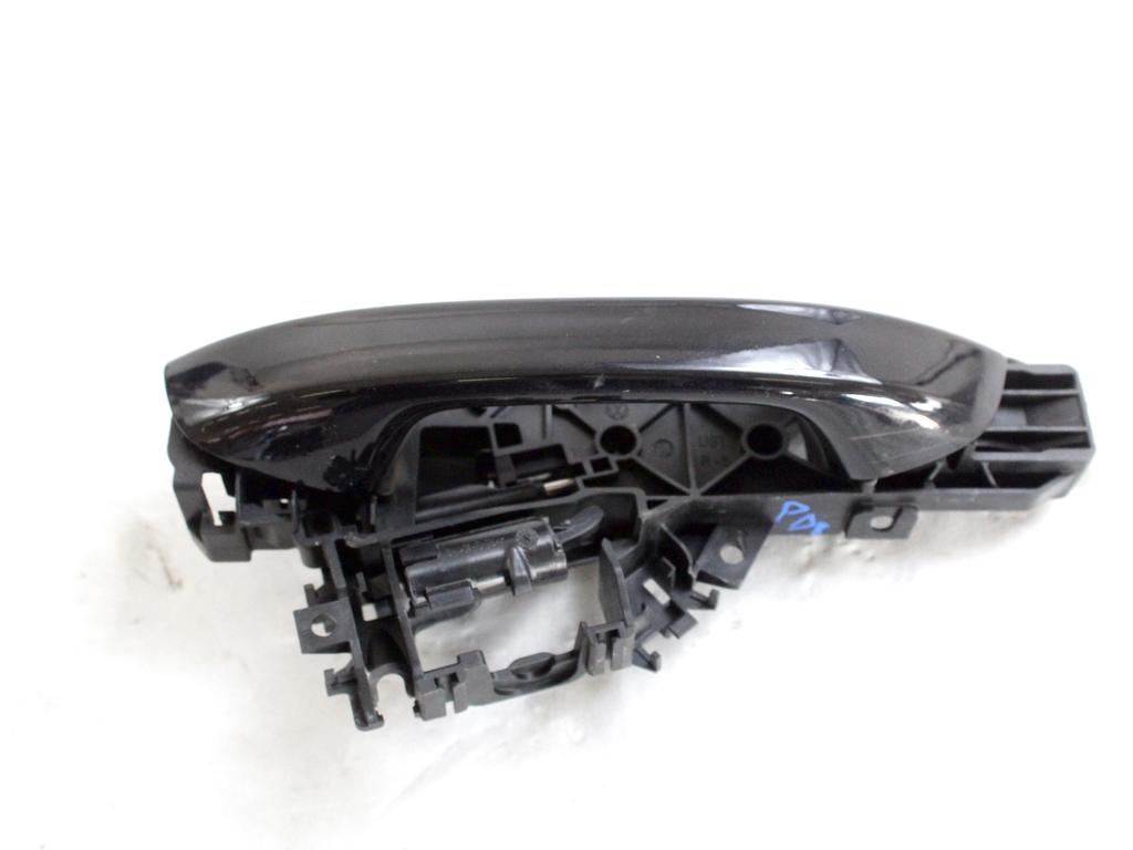 5H0837206F MANIGLIA ESTERNA PORTA POSTERIORE DESTRA VOLKSWAGEN GOLF 8 GTD 2.0 D 147KW 5P (2023) RICAMBIO USATO