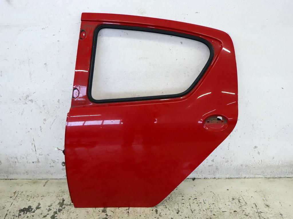 670040H010 PORTA POSTERIORE SINISTRA TOYOTA AYGO 1.0 B 50KW 5M 5P (2010) RICAMBIO USATO 