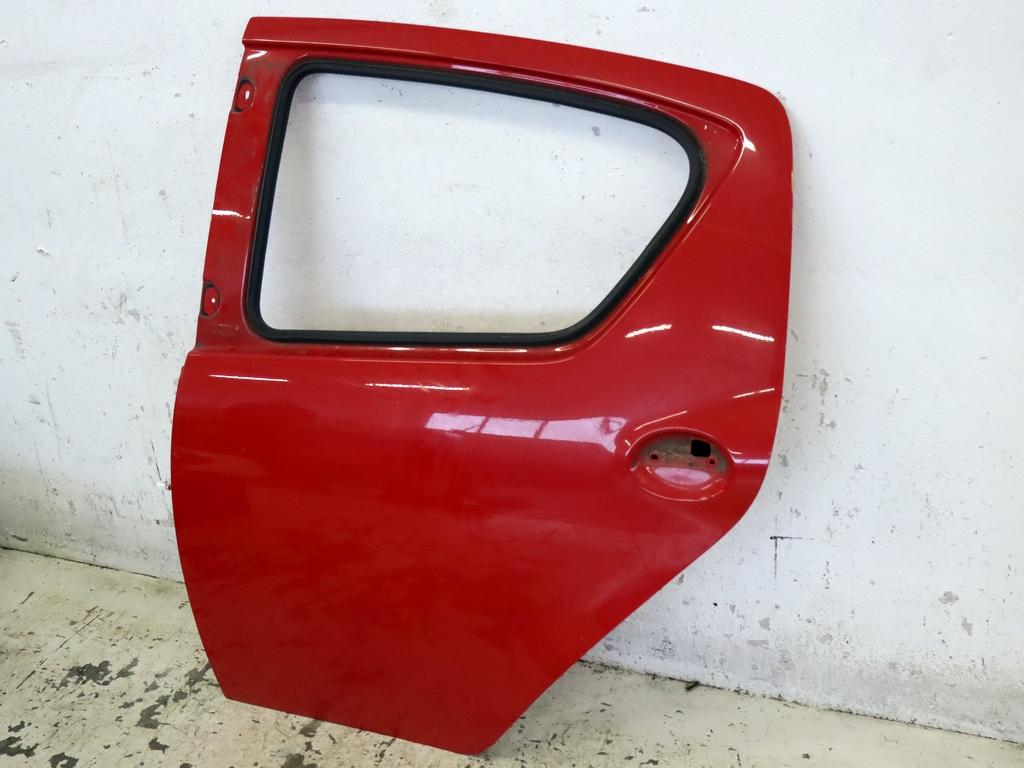 670040H010 PORTA POSTERIORE SINISTRA TOYOTA AYGO 1.0 B 50KW 5M 5P (2010) RICAMBIO USATO 