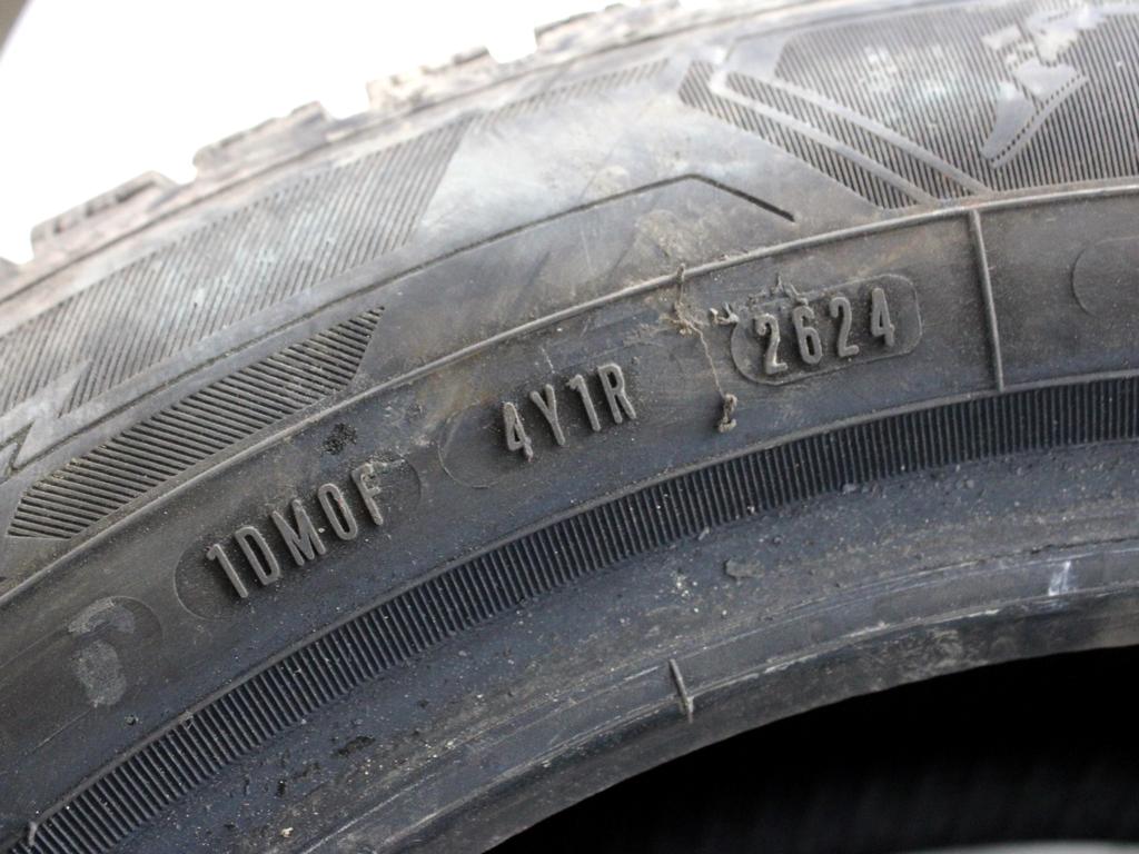 205/55 R16 91H GOODYEAR ULTRAGRIP PERFORMANCE 3 5,75 MM A2624 PNEUMATICI INVERNALI M+S (QUANTITA' 1 GOMME)