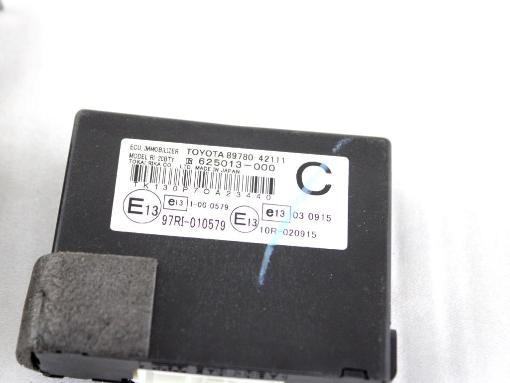 89661-42F21 KIT ACCENSIONE AVVIAMENTO TOYOTA RAV4 2.2 D 4X4 100KW 6M 5P (2008) RICAMBIO USATO CON CENTRALINA MOTORE, BLOCCHETTO APERTURA CON DOPPIA CHIAVE 82730-42010 89780-42111 89741-42220