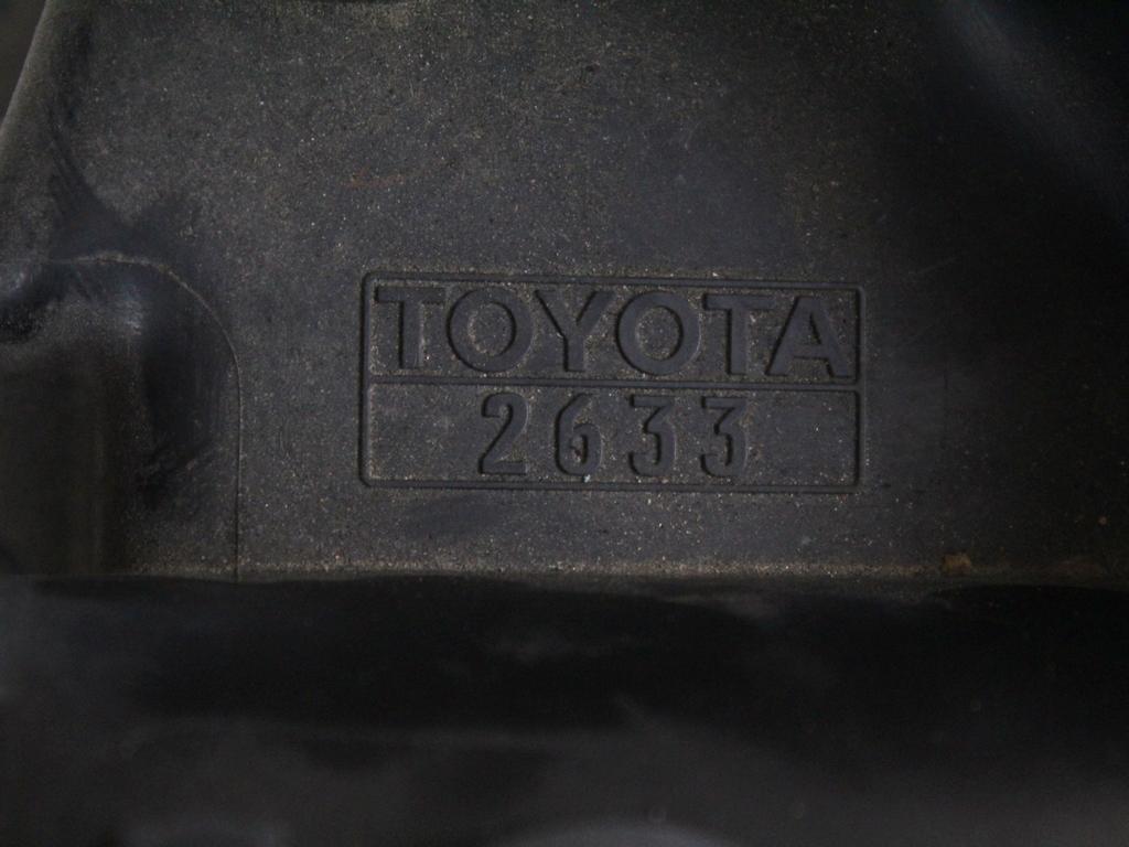 1770026330 SCATOLA FILTRO ARIA TOYOTA RAV4 2.2 D 4X4 100KW 6M 5P (2008) RICAMBIO USATO 