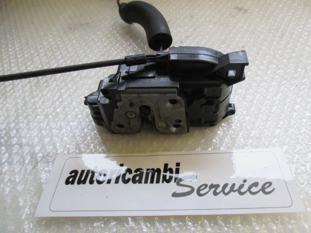 CENTRALNI ZAKLEP SPREDNJIH VRAT  OEM N. 805020001R ORIGINAL REZERVNI DEL RENAULT MEGANE MK3 BZ0/1 B3 DZ0/1 KZ0/1 BER/SPORTOUR/ESTATE (2009 - 2015) DIESEL LETNIK 2010