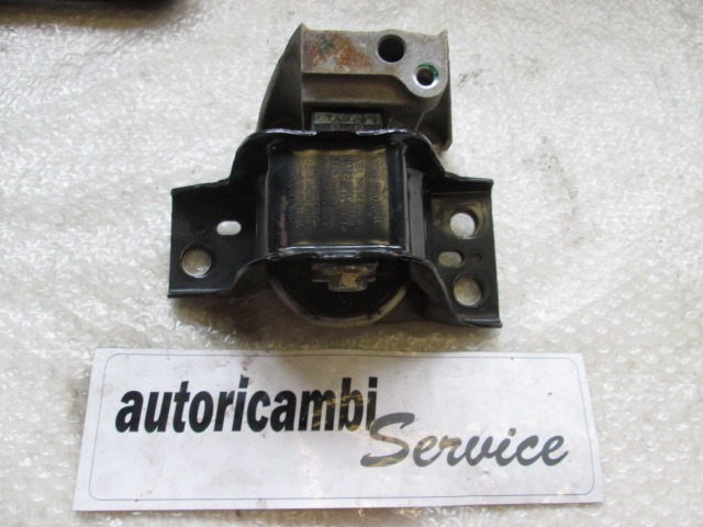 NOSILCI MOTORJA/DRUGO OEM N. 82001404310R ORIGINAL REZERVNI DEL NISSAN MICRA K12 K12E MK3 (2002 - 2010) BENZINA LETNIK 2006