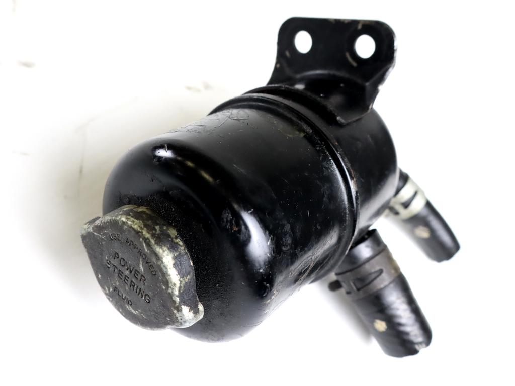 REZERVOAR CRPALKA  SERVO VOLAN OEM N. MR133389 ORIGINAL REZERVNI DEL MITSUBISHI PAJERO SPORT K7 K9 (11/1998 - 2008) DIESEL LETNIK 1999