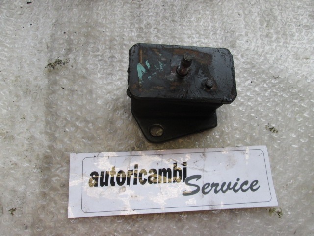 NOSILCI MOTORJA/DRUGO OEM N. MR210867 ORIGINAL REZERVNI DEL MITSUBISHI PAJERO SPORT K7 K9 (11/1998 - 2008) DIESEL LETNIK 1999