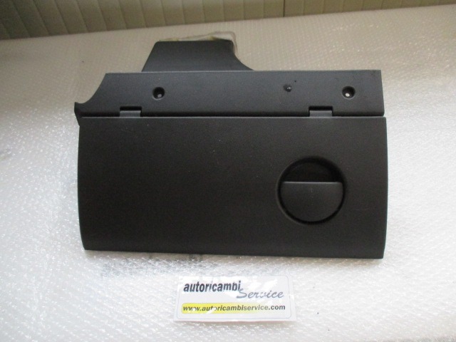 PREDAL ZA DOKUMENTE OEM N. 460029937 ORIGINAL REZERVNI DEL OPEL CORSA C X01 R (2004 - 10/2006) DIESEL LETNIK 2003