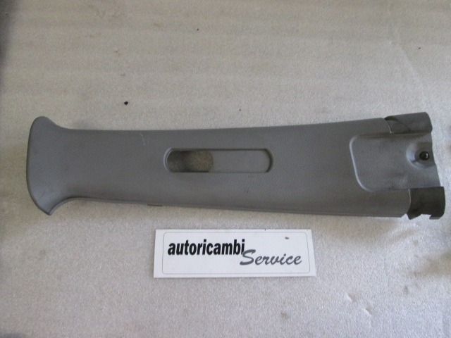 85822-3E000 RIVESTIMENTO SUPERIORE MONTANTE CENTRALE LATO DESTRO KIA SORENTO 2.5 D 4X4 103KW AUT 5P (2004) RICAMBIO USATO 