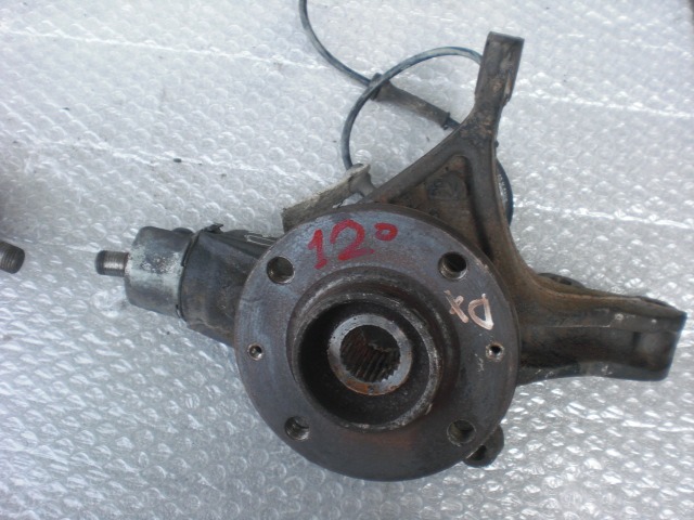 VRTLJIVI LEZAJ DESNO / PESTO KOLESA Z LEZAJEM SPREDAJ OEM N.  ORIGINAL REZERVNI DEL PEUGEOT 307 3A/B/C/E/H BER/SW/CABRIO (2001 - 2009) DIESEL LETNIK 2001