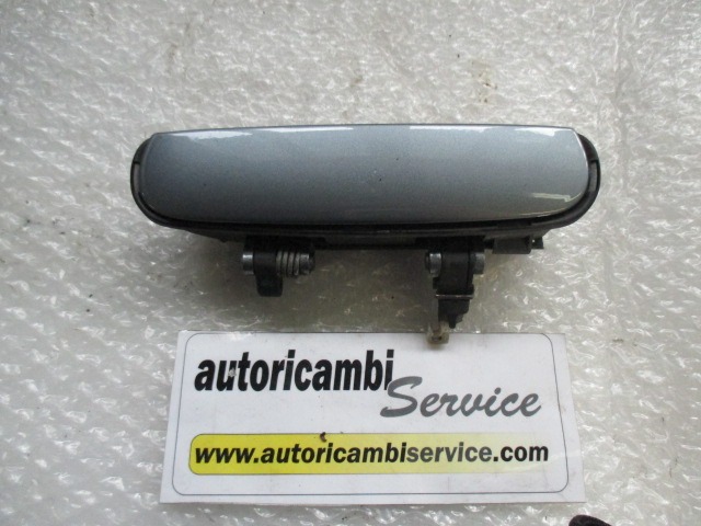 ZUNANJA KLJUKA ZADNJA DESNA VRATA OEM N. 4B2837886 ORIGINAL REZERVNI DEL AUDI A6 C5 R 4B5 4B2 BER/SW/ALLROAD (2001 - 2004)DIESEL LETNIK 2004