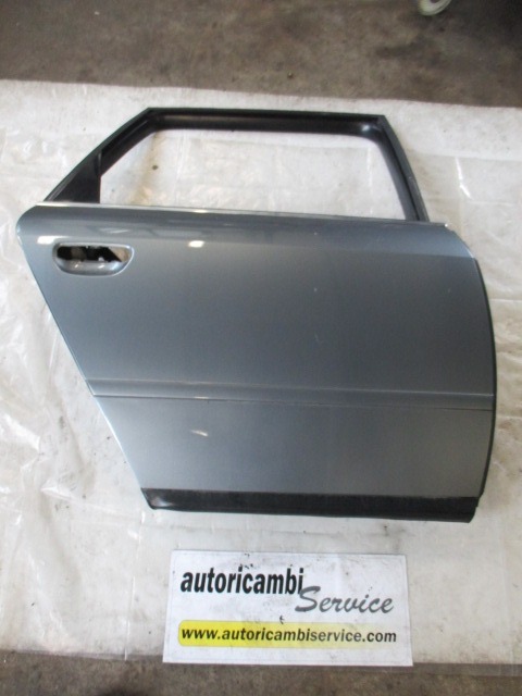 ZADNJA DESNA VRATA OEM N. 4B0833052 ORIGINAL REZERVNI DEL AUDI A6 C5 R 4B5 4B2 BER/SW/ALLROAD (2001 - 2004)DIESEL LETNIK 2004