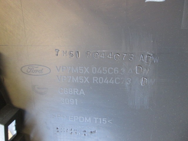 SREDINSKA KONZOLA  OEM N. 7M51R044C73ADW ORIGINAL REZERVNI DEL FORD KUGA MK1 (05/2008 - 2012) DIESEL LETNIK 2009