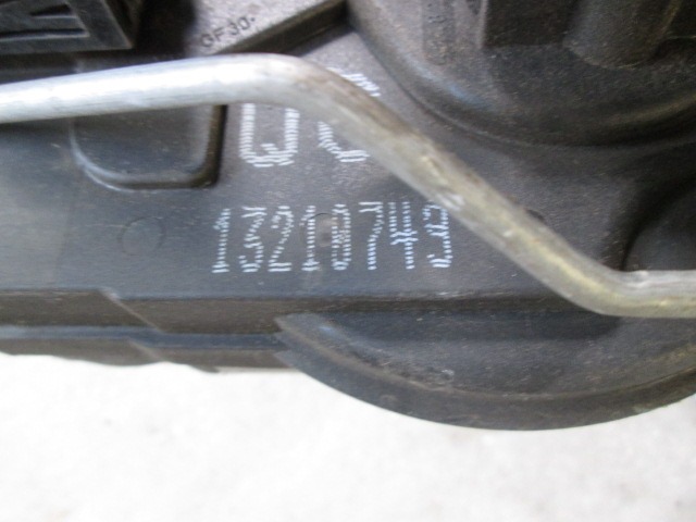 CENTRALNI ZAKLEP SPREDNJIH VRAT  OEM N. 13210749 ORIGINAL REZERVNI DEL OPEL ASTRA H A04 L48 L08 L35 L67 R 5P/3P/SW (2007 - 2010) DIESEL LETNIK 2008