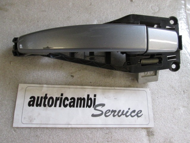 ZUNANJA KLJUKA ZADNJA DESNA VRATA OEM N. 24463749 ORIGINAL REZERVNI DEL OPEL ASTRA H A04 L48 L08 L35 L67 R 5P/3P/SW (2007 - 2010) DIESEL LETNIK 2008