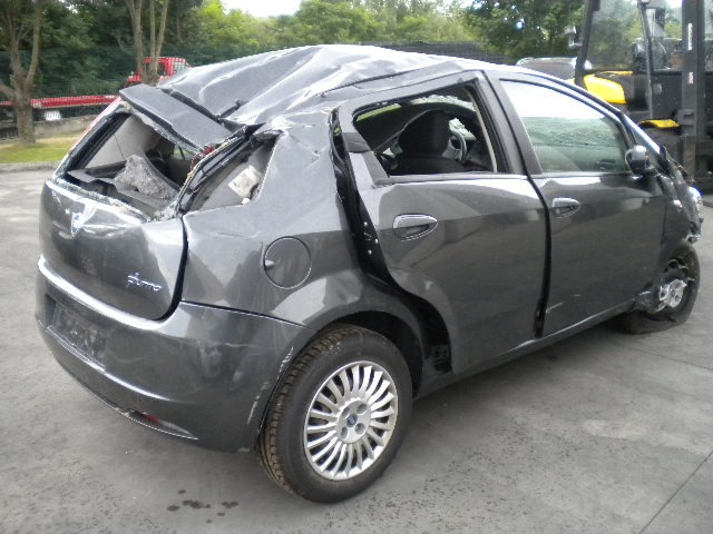 FIAT GRANDE PUNTO 1.3 D 66KW 6M 5P (2007) RICAMBI IN MAGAZZINO