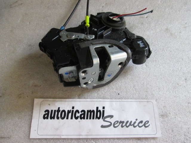 CENTRALNI ZAKLEP SPREDNJIH VRAT  OEM N. 6903002220 ORIGINAL REZERVNI DEL TOYOTA AURIS E15 MK1 (2007 - 02/2010) DIESEL LETNIK 2007