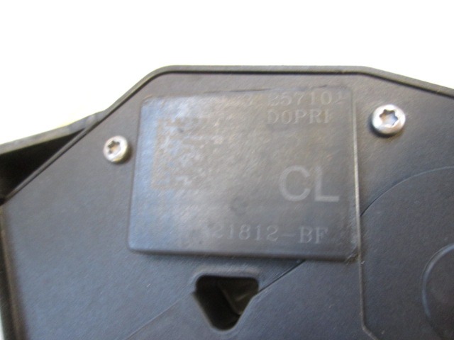 CENTRALNI ZAKLEP SPREDNJIH VRAT  OEM N. 8A6AA21812BF ORIGINAL REZERVNI DEL FORD FIESTA CB1 CNN MK6 (09/2008 - 11/2012) DIESEL LETNIK 2010