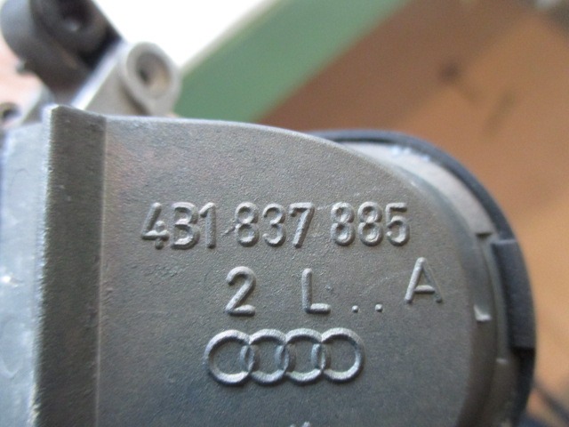 ZUNANJA KLJUKA ZADNJA LEVA VRATA OEM N. 4B1837885 ORIGINAL REZERVNI DEL AUDI A6 C5 4B 4B5 4B2 BER/SW (1997 - 2001) DIESEL LETNIK 1999