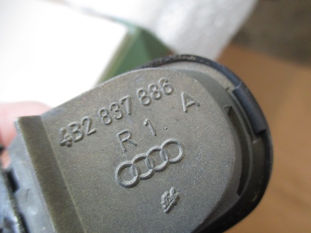 ZUNANJA KLJUKA ZADNJA DESNA VRATA OEM N. 4B2837886 ORIGINAL REZERVNI DEL AUDI A6 C5 4B 4B5 4B2 BER/SW (1997 - 2001) DIESEL LETNIK 1999