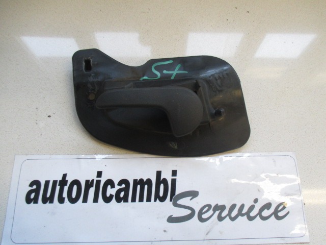 NOTRANJA KLJUKA  OEM N. 13110956 ORIGINAL REZERVNI DEL OPEL CORSA C X01 R (2004 - 10/2006) DIESEL LETNIK 2006