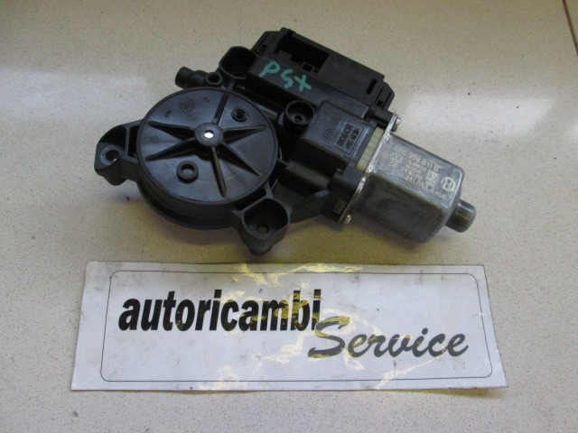 MOTORCEK ELEKTRICNEGA POMIKA ZADNJEGA STEKLA  OEM N. 6R0959811B ORIGINAL REZERVNI DEL VOLKSWAGEN POLO 6R1 6C1 (06/2009 - 02/2014) BENZINA LETNIK 2010