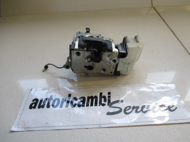 CENTRALNO ZAKLEPANJE PREDNIH LEVIH VRAT OEM N. 4653599 ORIGINAL REZERVNI DEL FIAT PUNTO 188 MK2 R (2003 - 2011) DIESEL LETNIK 2005